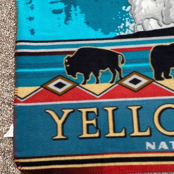 Yellowstone National Park Fleece Throw Blanket Elk Bear Buffalo Aztec Native - Picture 10 of 13